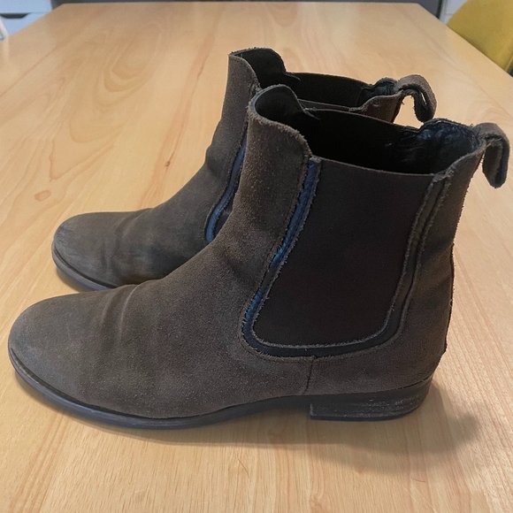 7.5 Thursday Boot Co "Duchess" Chelsea Boot - Picture 1 of 4